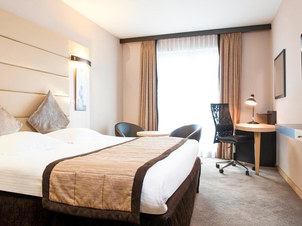 Novotel Brussels Centre Midi Saint-Gilles Екстериор снимка