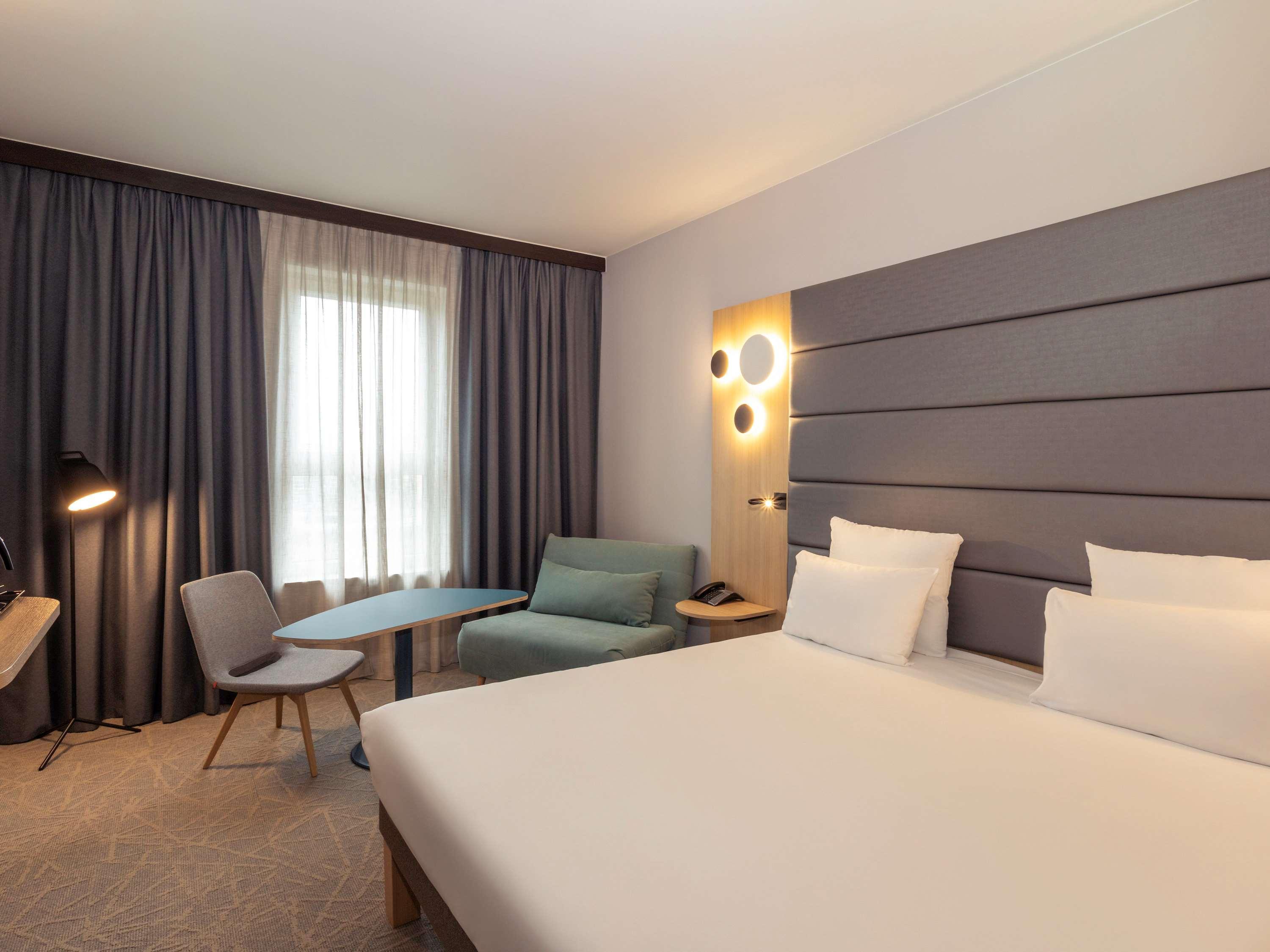 Novotel Brussels Centre Midi Saint-Gilles Екстериор снимка