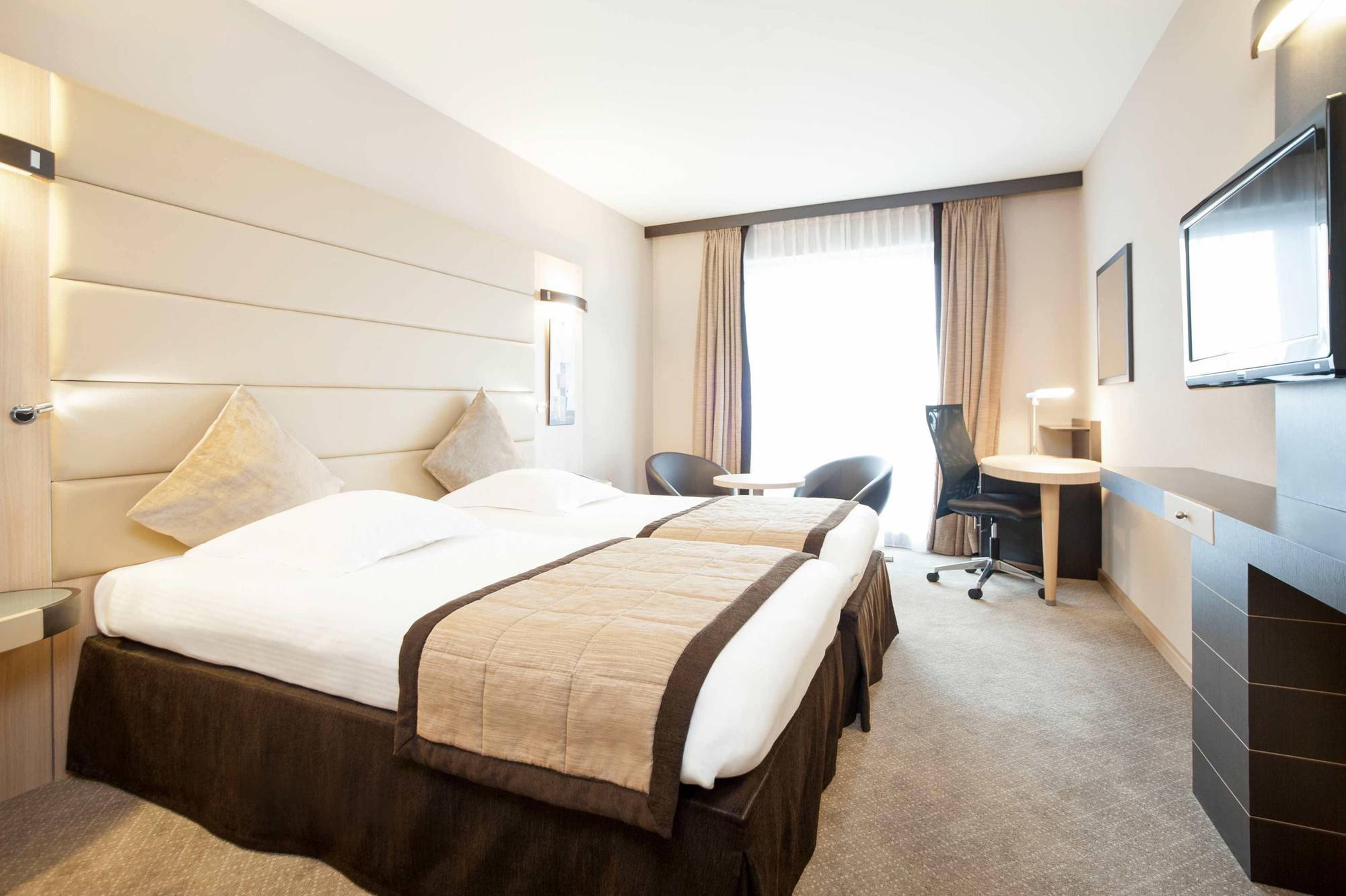 Novotel Brussels Centre Midi Saint-Gilles Екстериор снимка